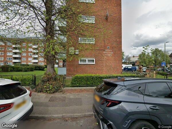Flat Queen Adelaide Road in Greater London