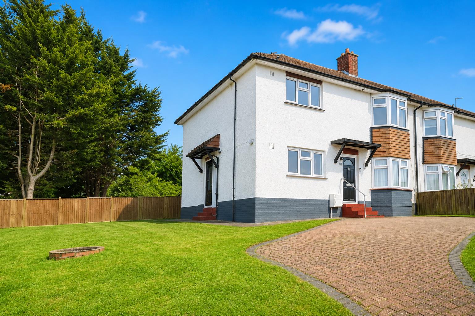 Flat Slades Drive in Greater London