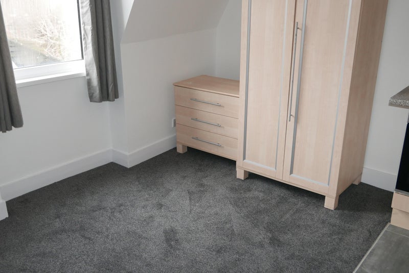 Room Sandhurst Road in Greater London