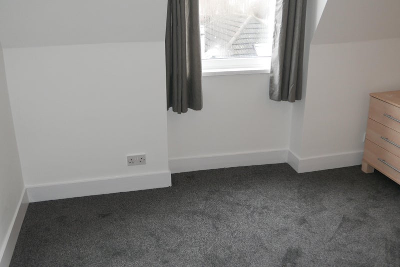 Room Sandhurst Road in Greater London