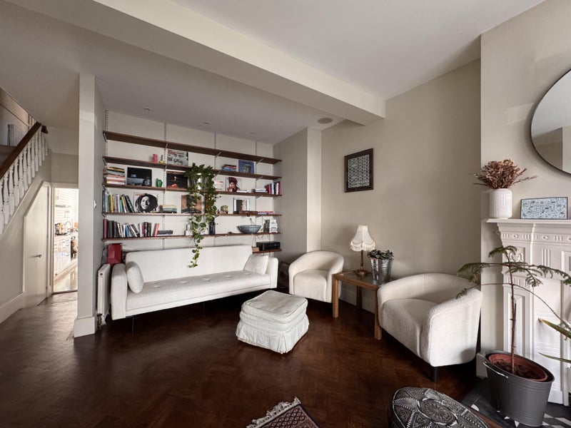 Room Percy Road in Greater London
