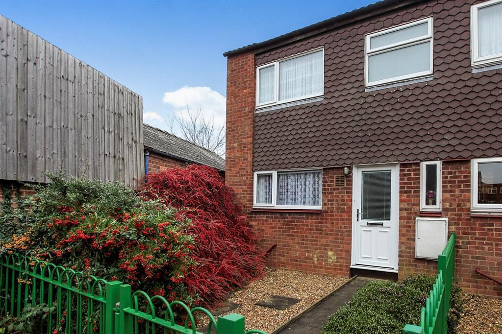 Flat Fellowes Gardens in Peterborough
