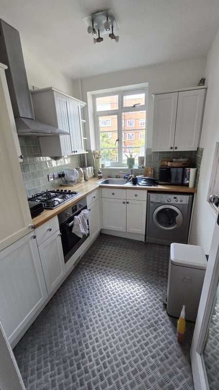 Room Draxmont in Greater London