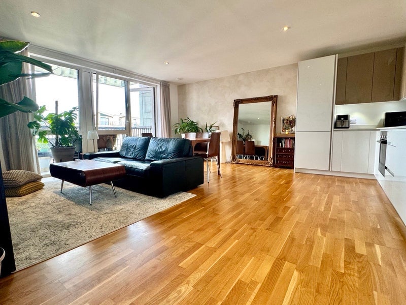 Flat Prize Walk in Greater London