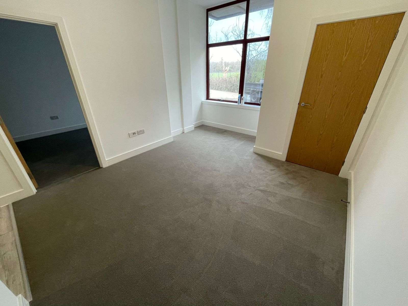 Flat Challenge Court in Mole Valley