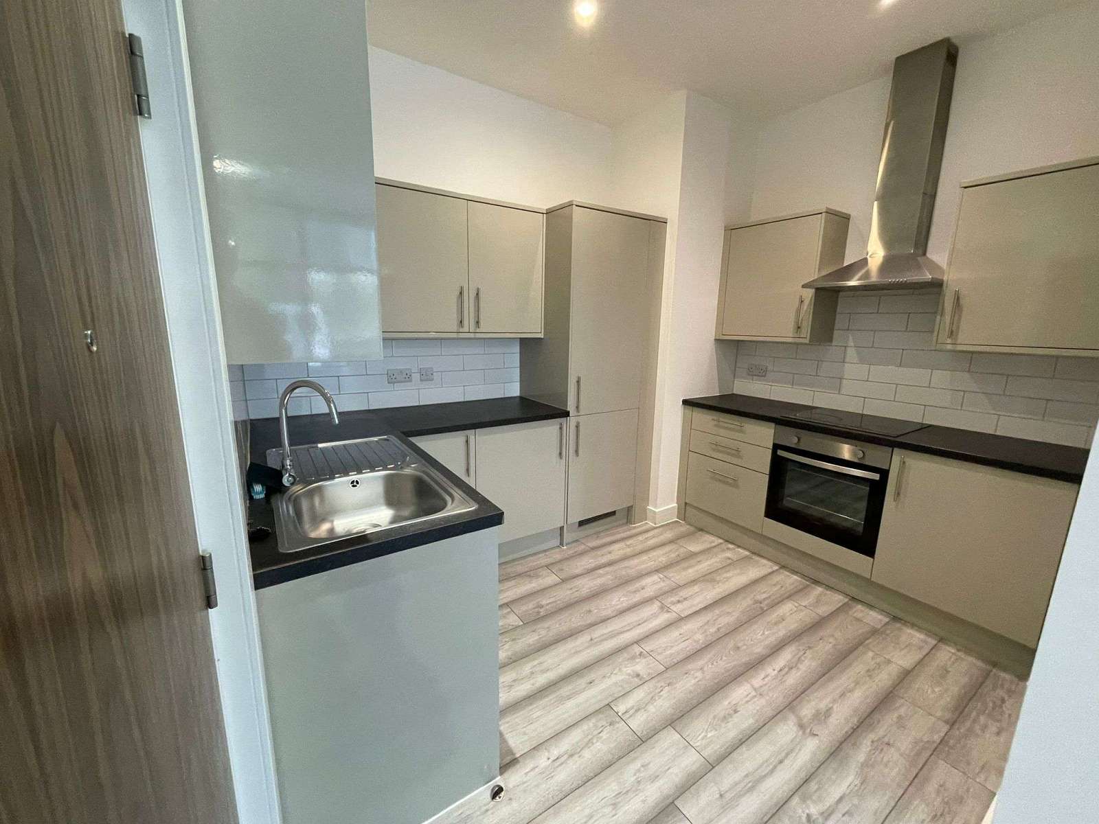 Flat Challenge Court in Mole Valley