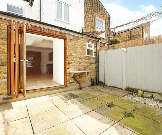 House Alton Road in Greater London