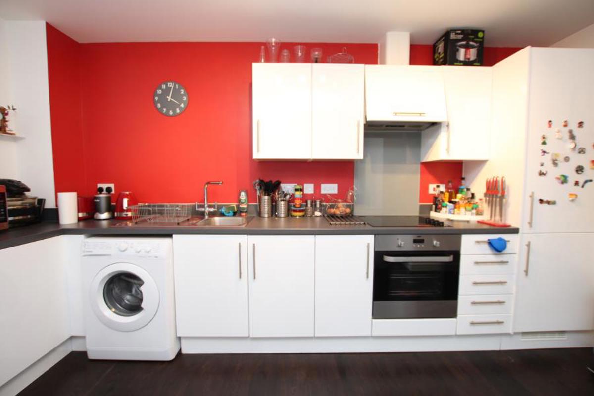 Flat Sweetman Place in Bristol