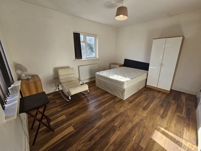 Room Gordon Road in Maidenhead