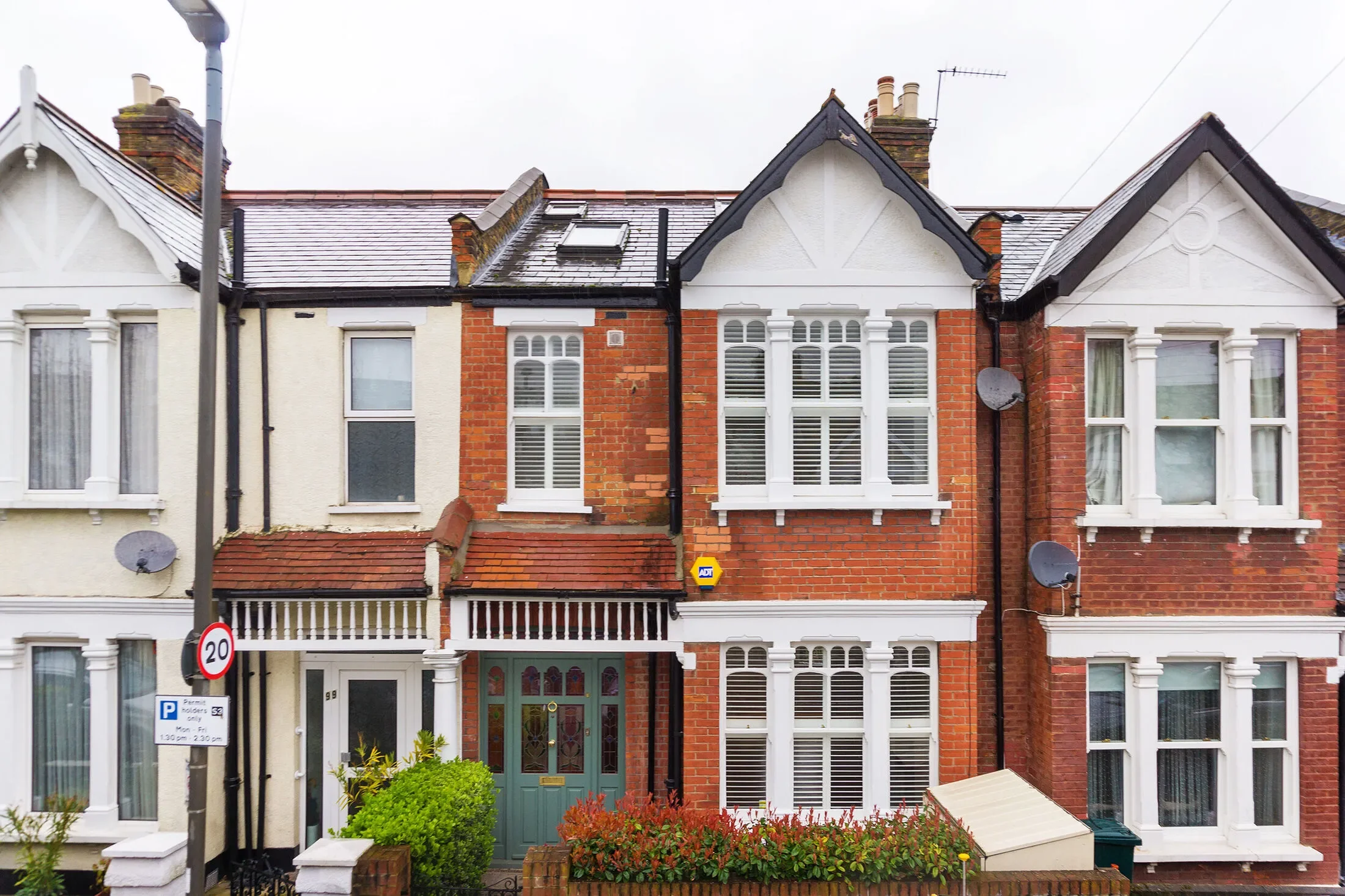 House Lavenham Road in Greater London