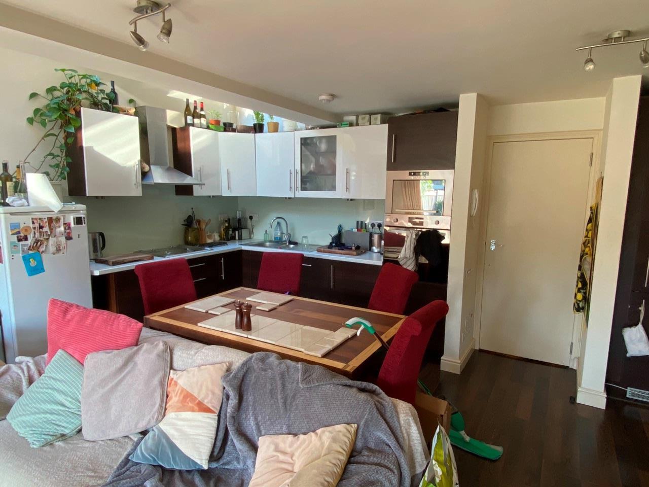Flat Earlsfield Road in Greater London