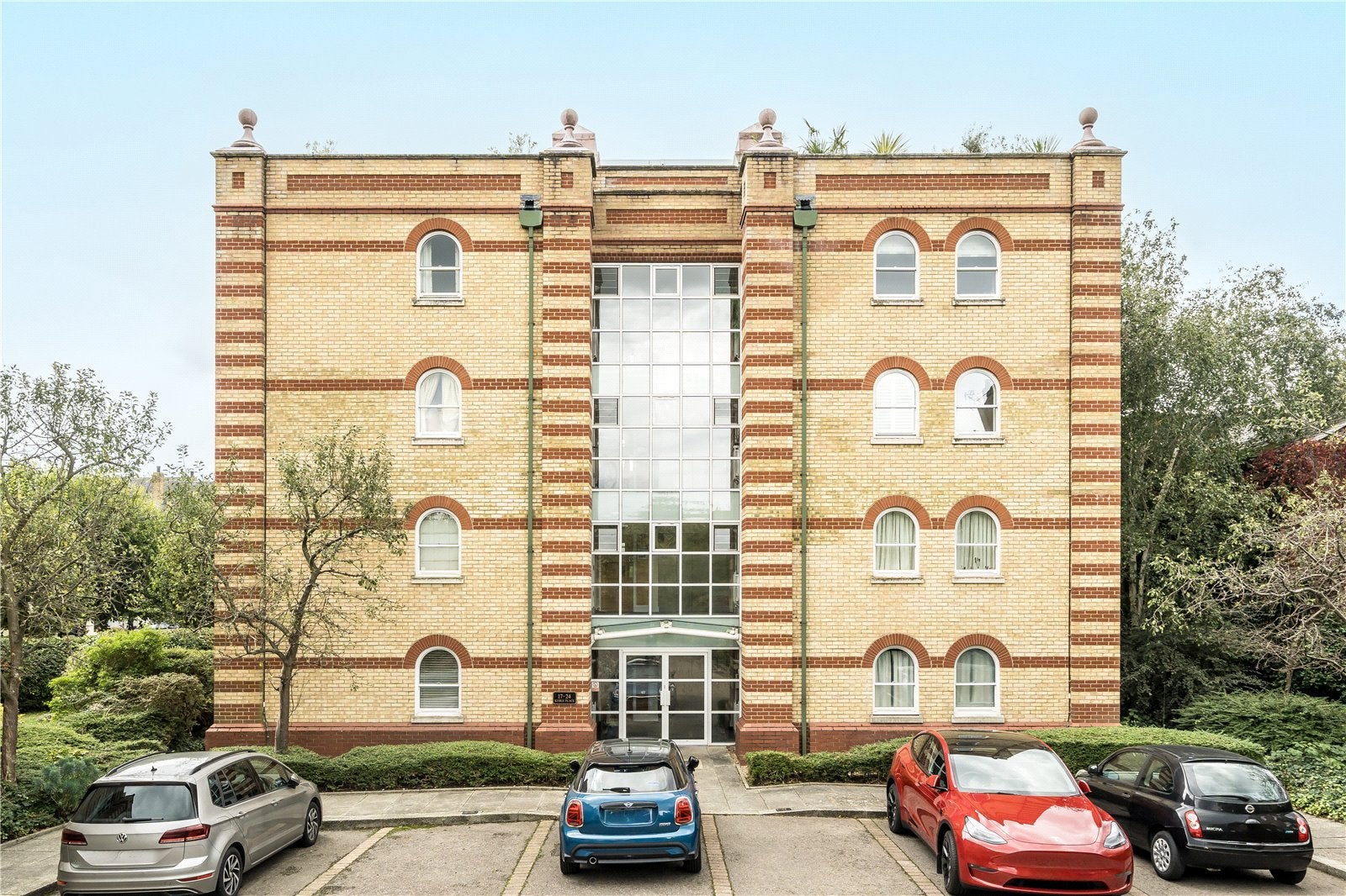 Flat Keble Place in Greater London