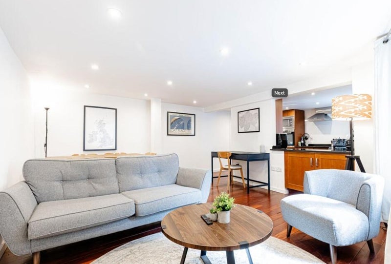Room Amwell Street in Greater London