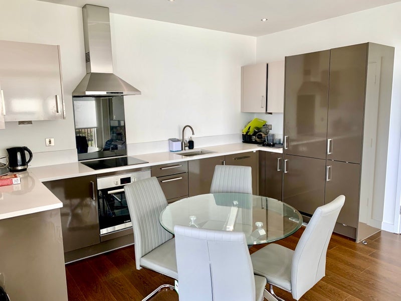Room Lock Side Way in Greater London