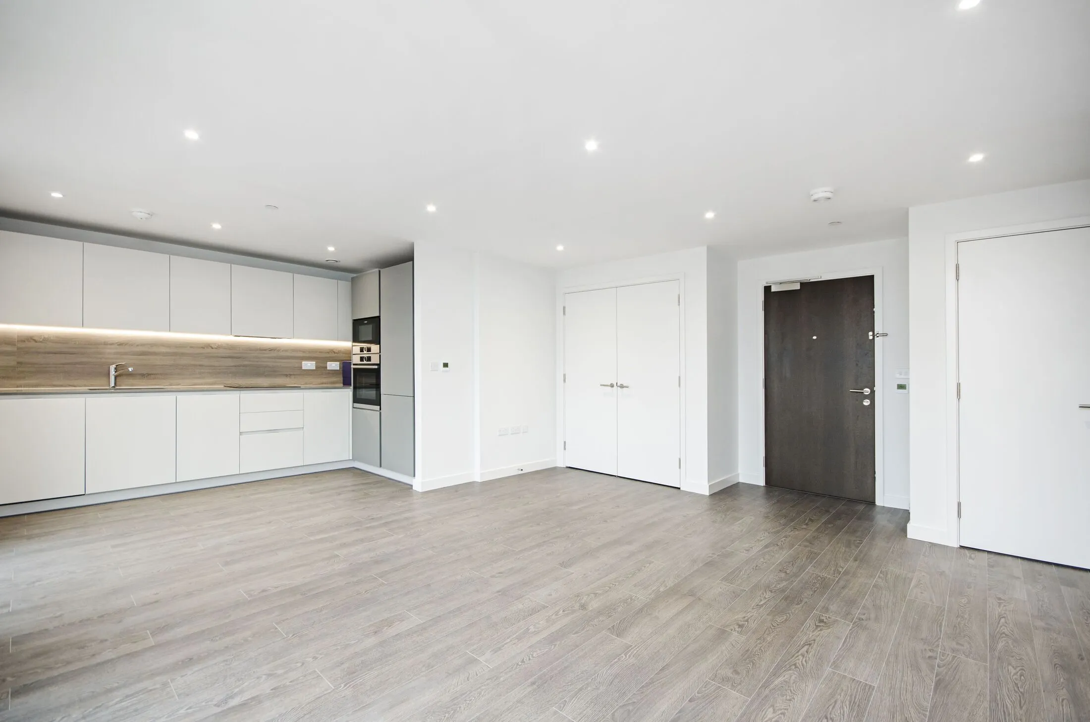 Flat Newnton Close in Greater London