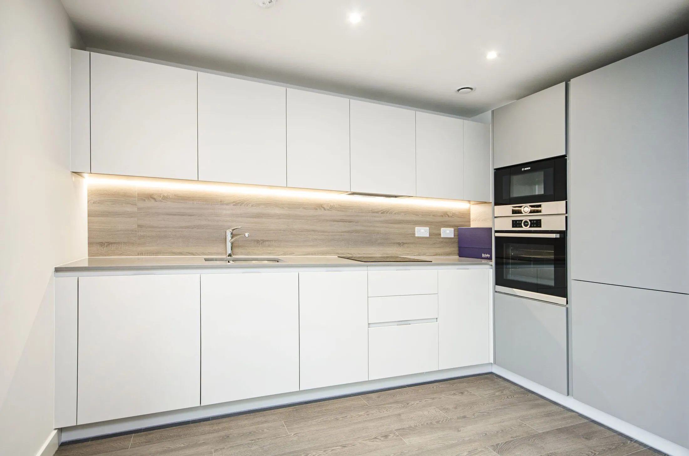 Flat Newnton Close in Greater London