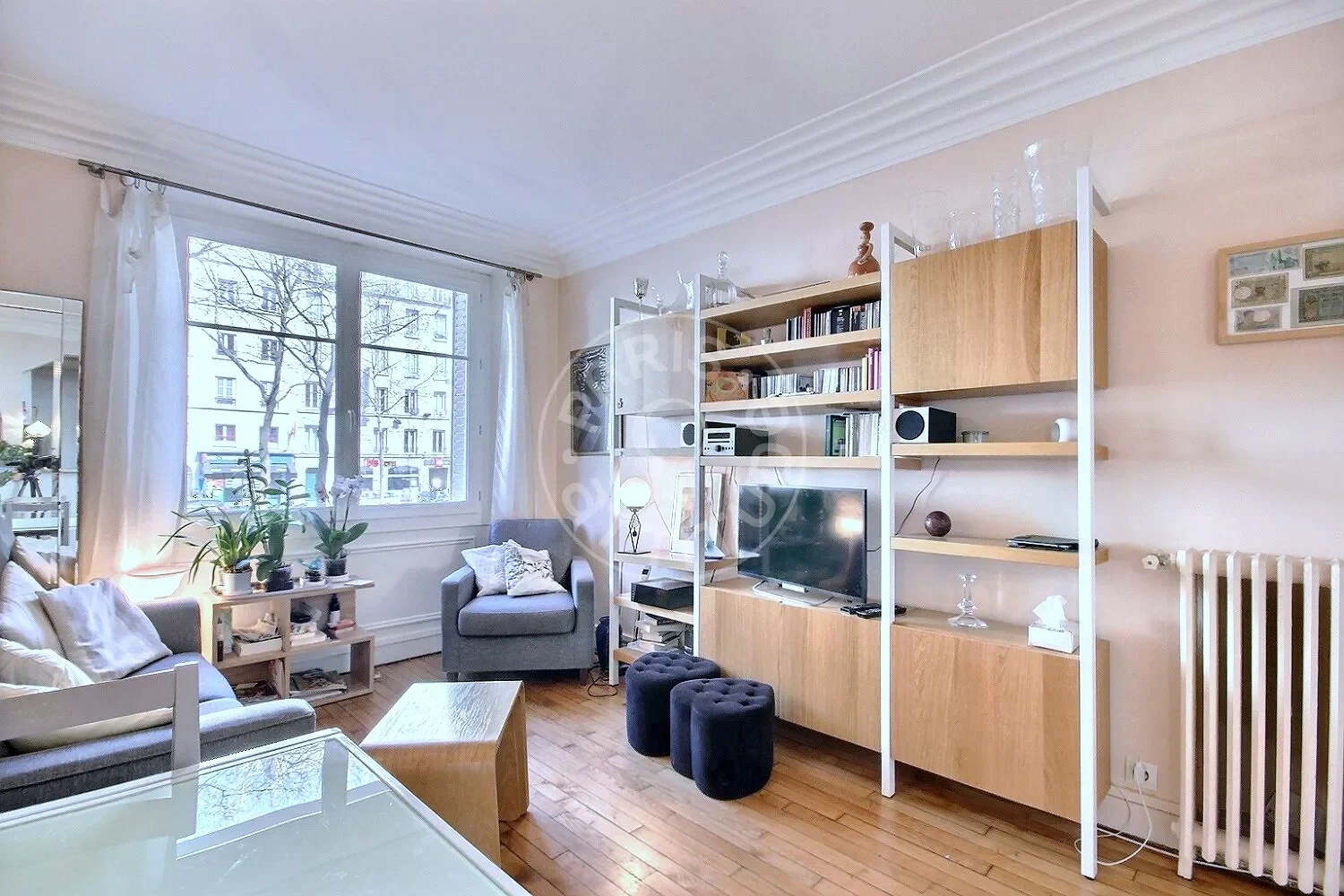 Flat Boulevard Marguerite de Rochechouart in Paris