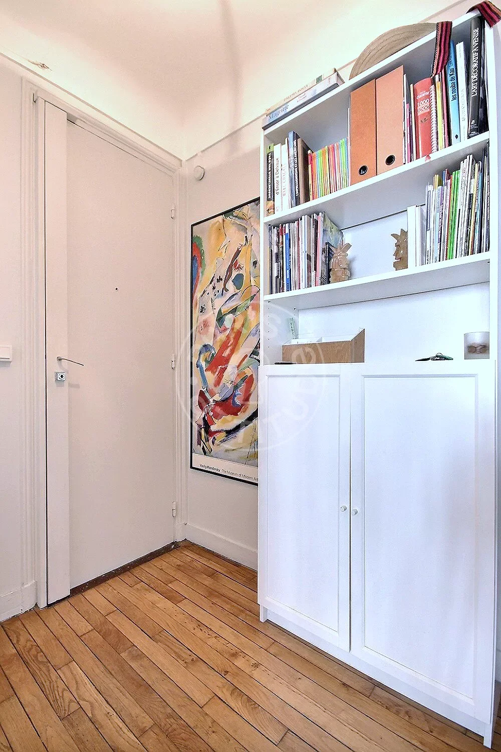Flat Boulevard Marguerite de Rochechouart in Paris