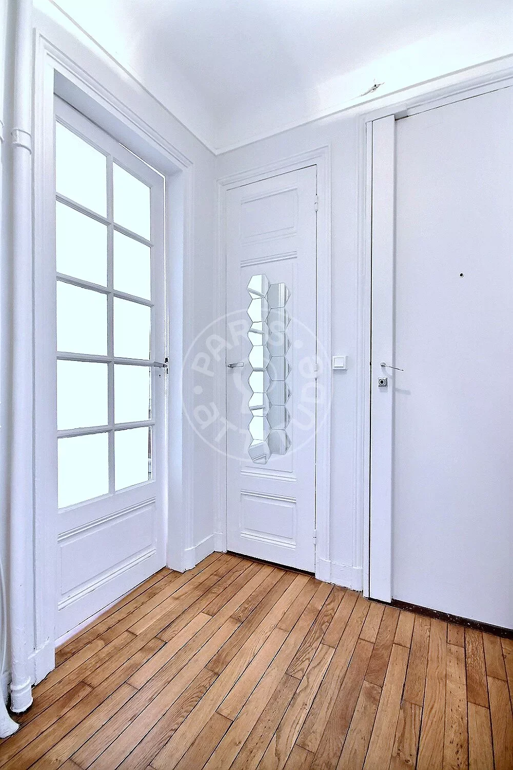 Flat Boulevard Marguerite de Rochechouart in Paris