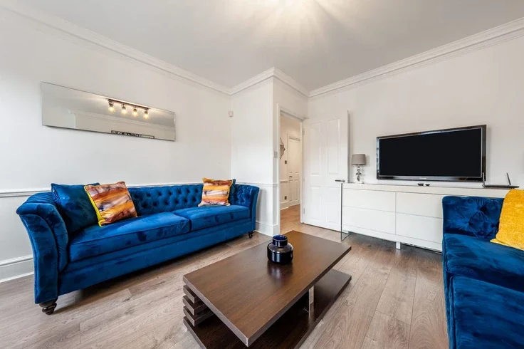 Flat Hertford Street in City of Westminster