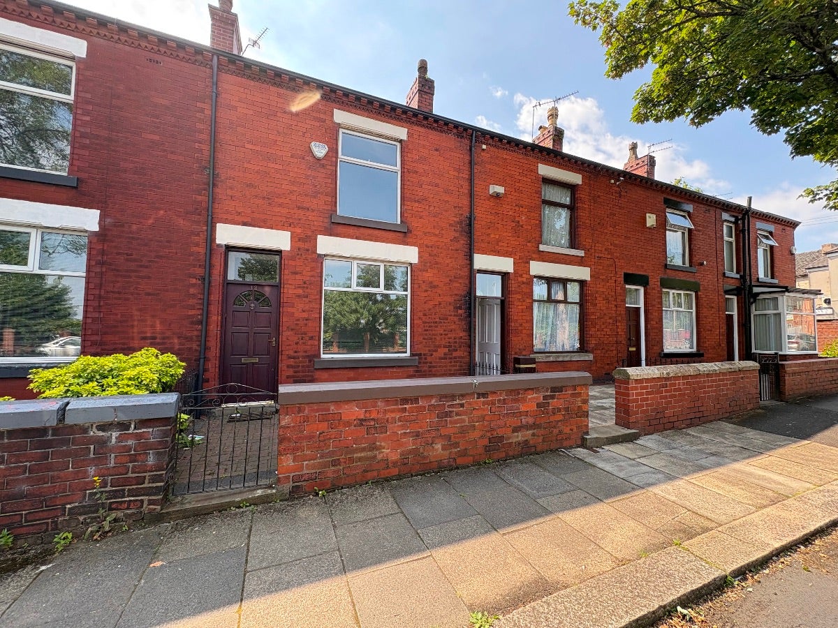 House Bradford Street in Farnworth