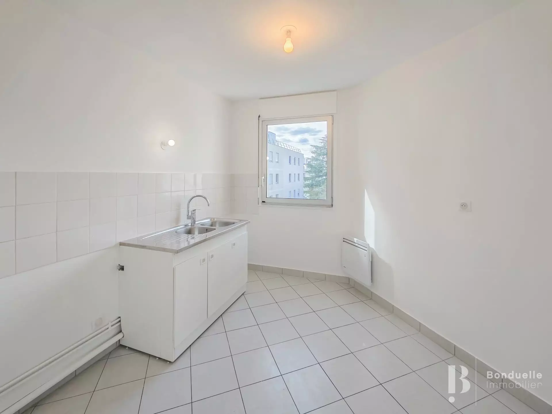 Flat Mail Raymond Menand in Issy-les-Moulineaux