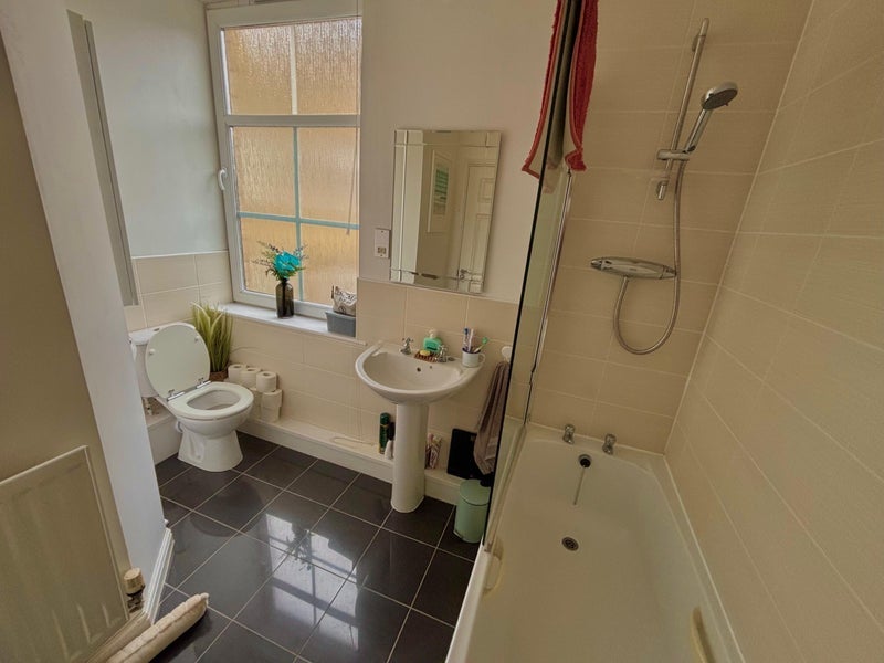 Room Jesmond Square in Leeds