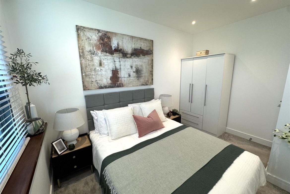 Flat The Ring in Bracknell