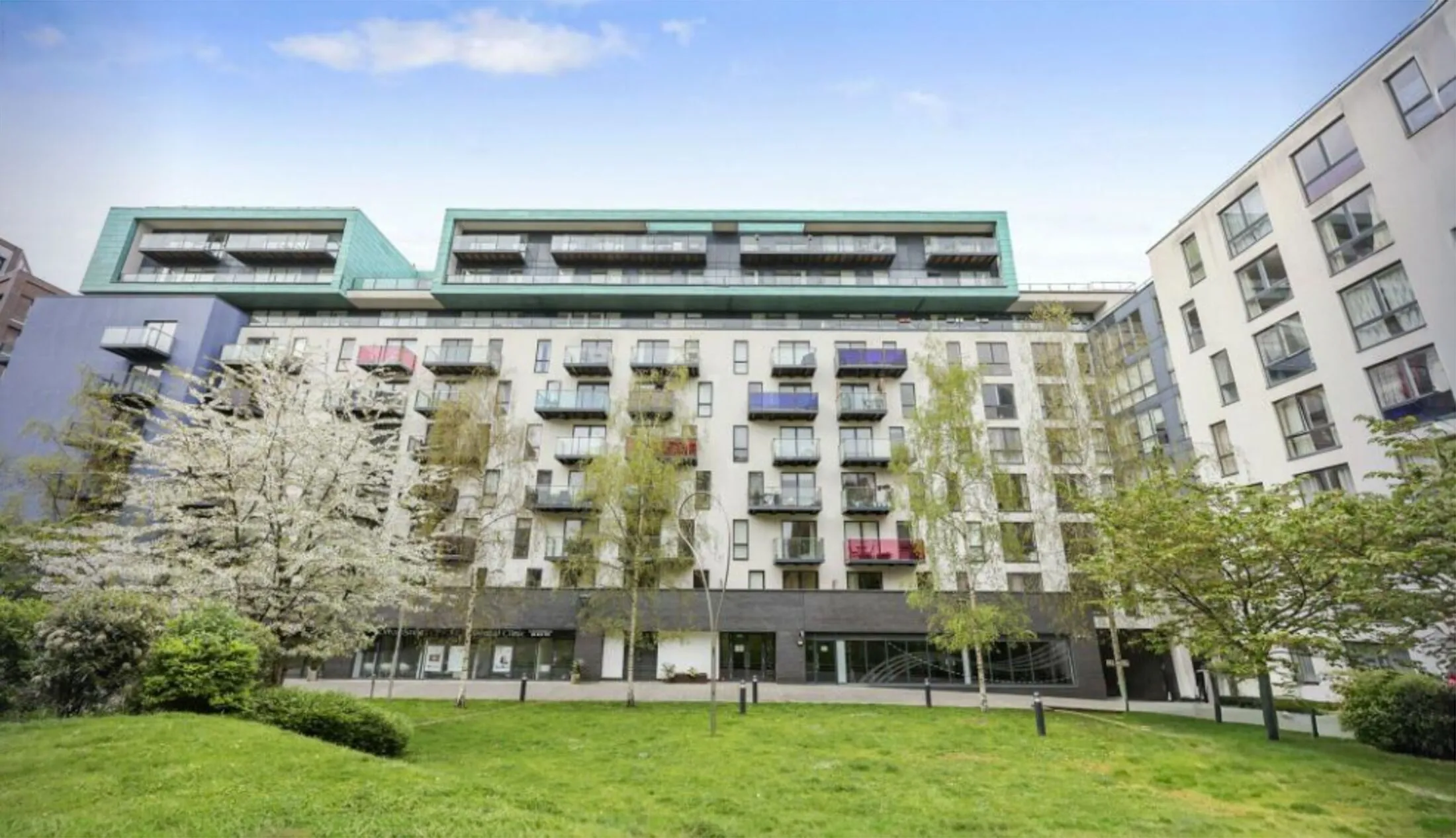 Flat Conington Road in Greater London