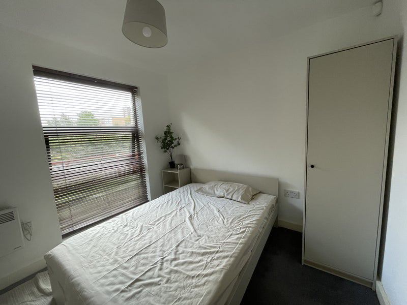 Flat Greenwood Terrace in Salford