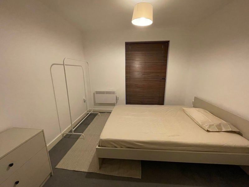 Flat Greenwood Terrace in Salford