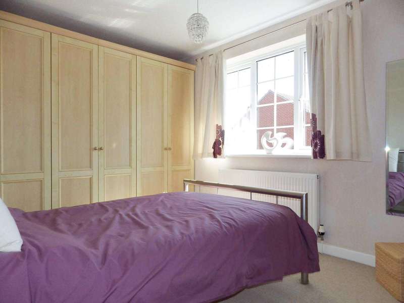 House Larchmore Close in Swindon