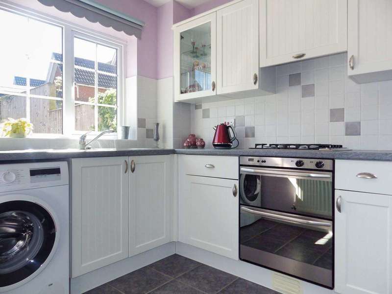 House Larchmore Close in Swindon
