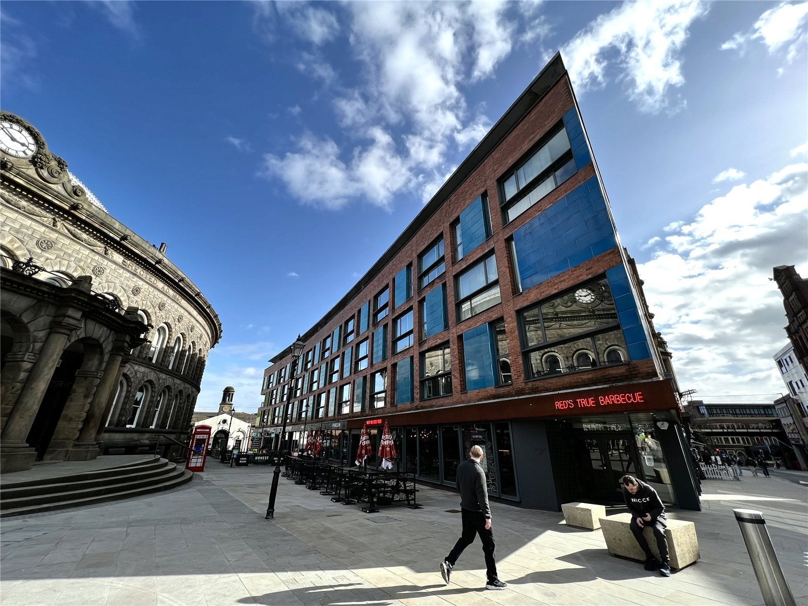 Flat Assembly Street in Leeds