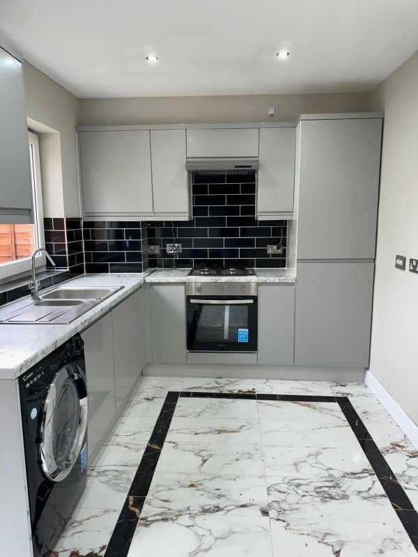 Room Bailey Close in Greater London