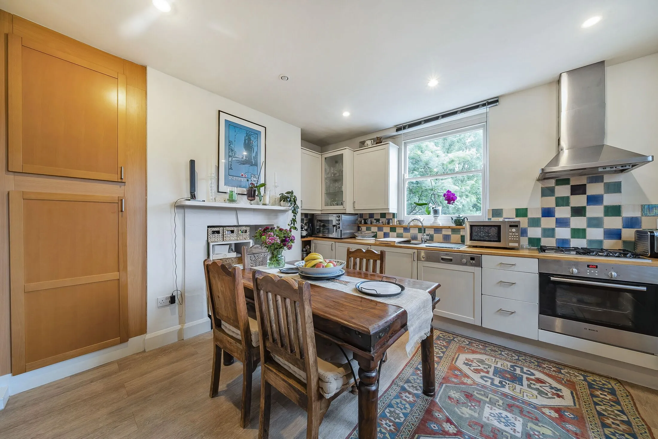 Flat Fernshaw Road in Greater London