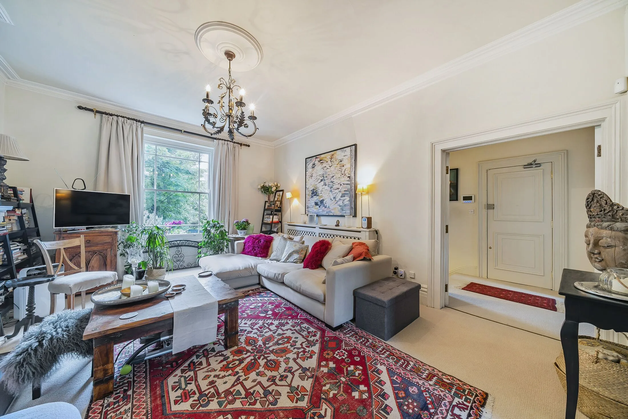 Flat Fernshaw Road in Greater London