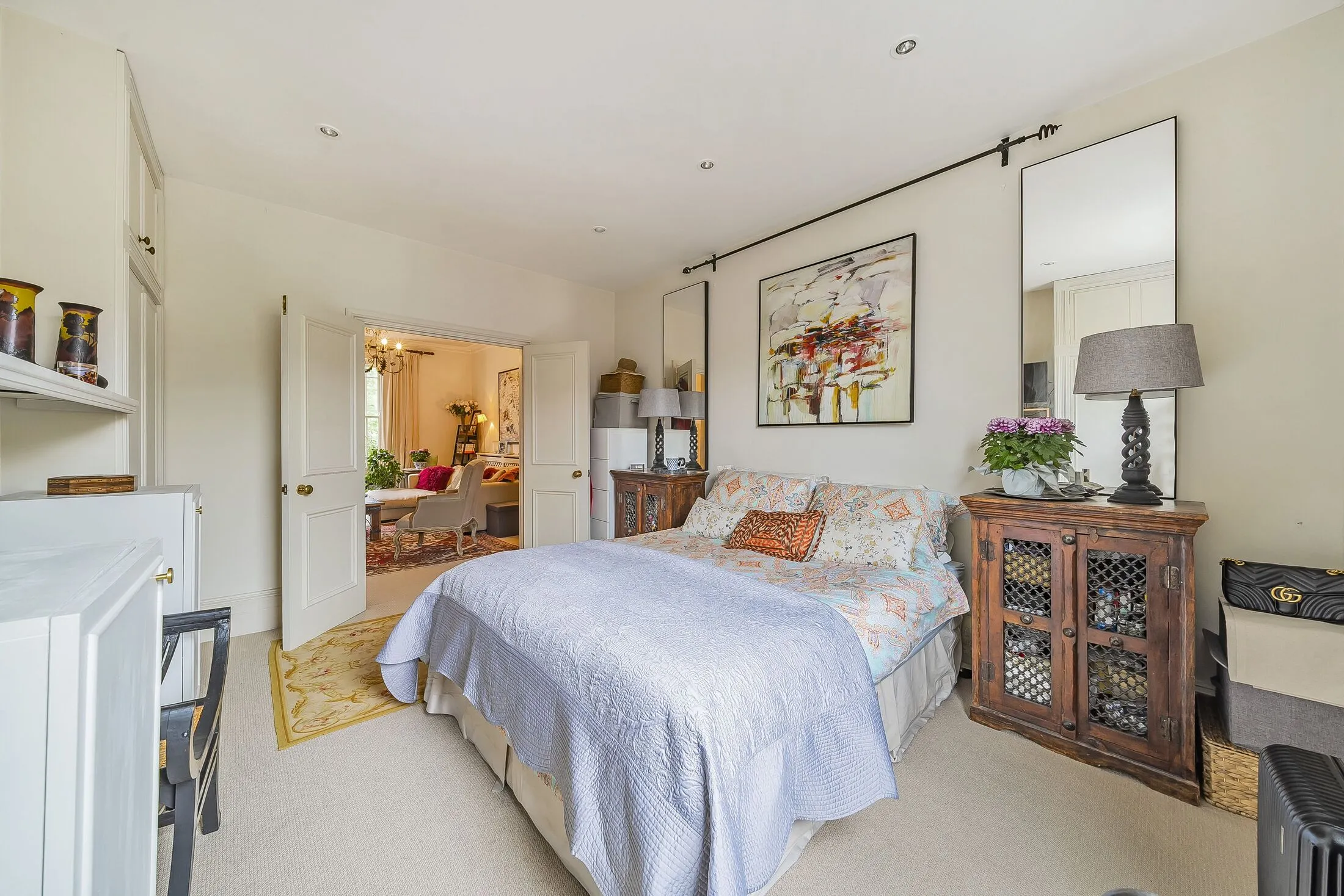 Flat Fernshaw Road in Greater London