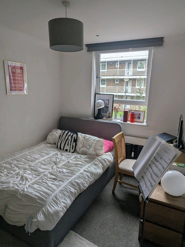 Room Ringmer Gardens in Greater London
