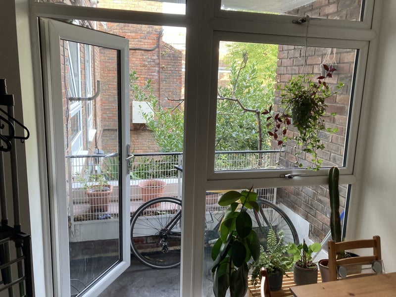 Room Ringmer Gardens in Greater London