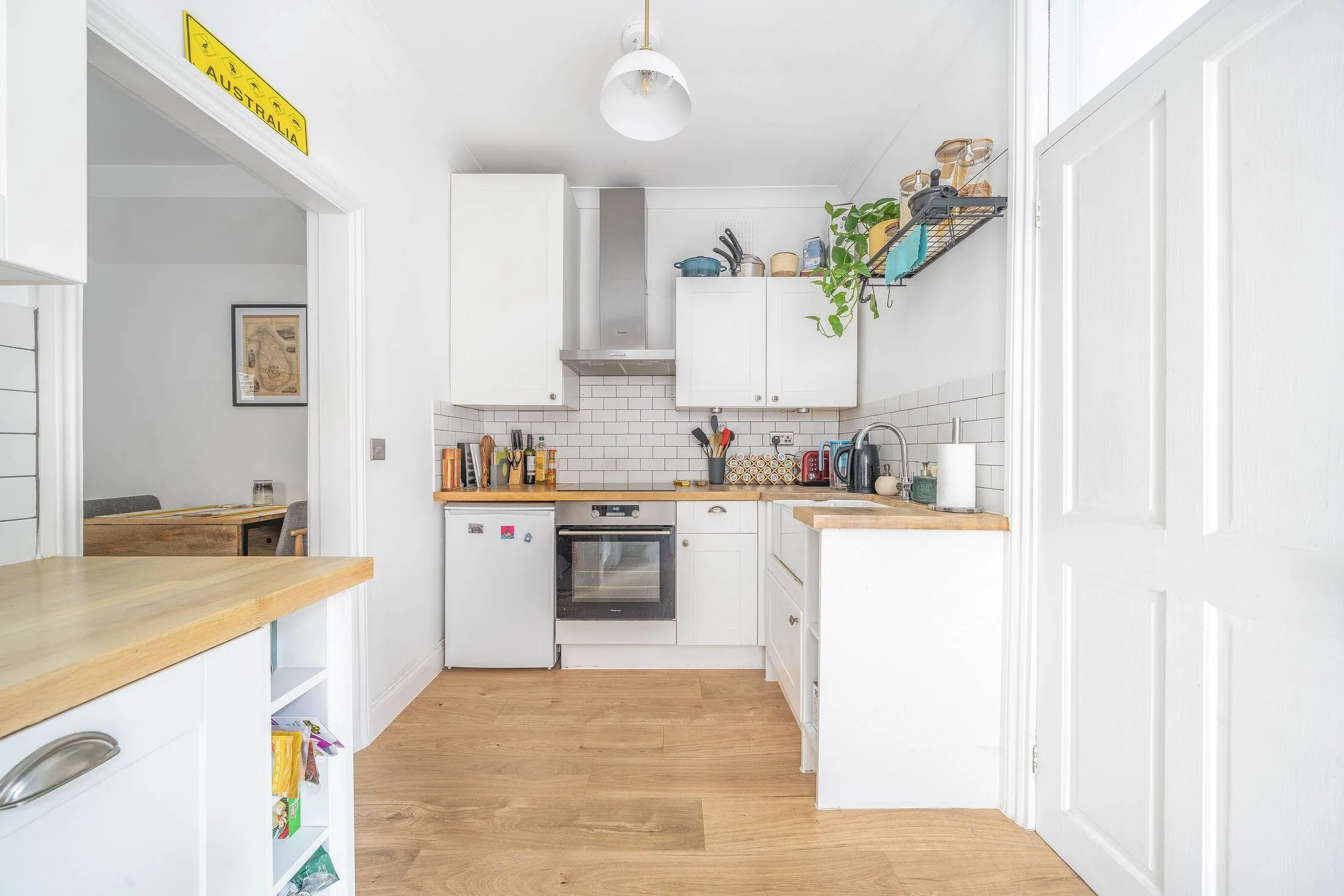 Flat Aldworth Road in Greater London