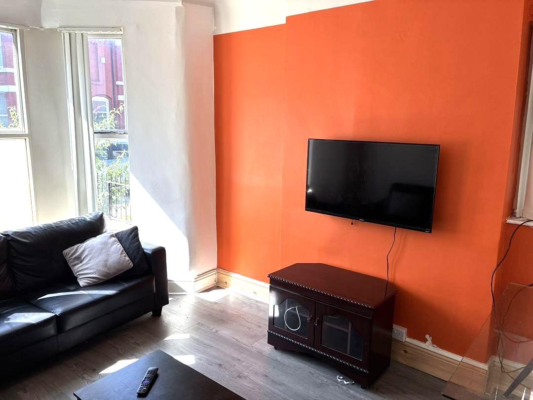 Room Alderson Road in Liverpool