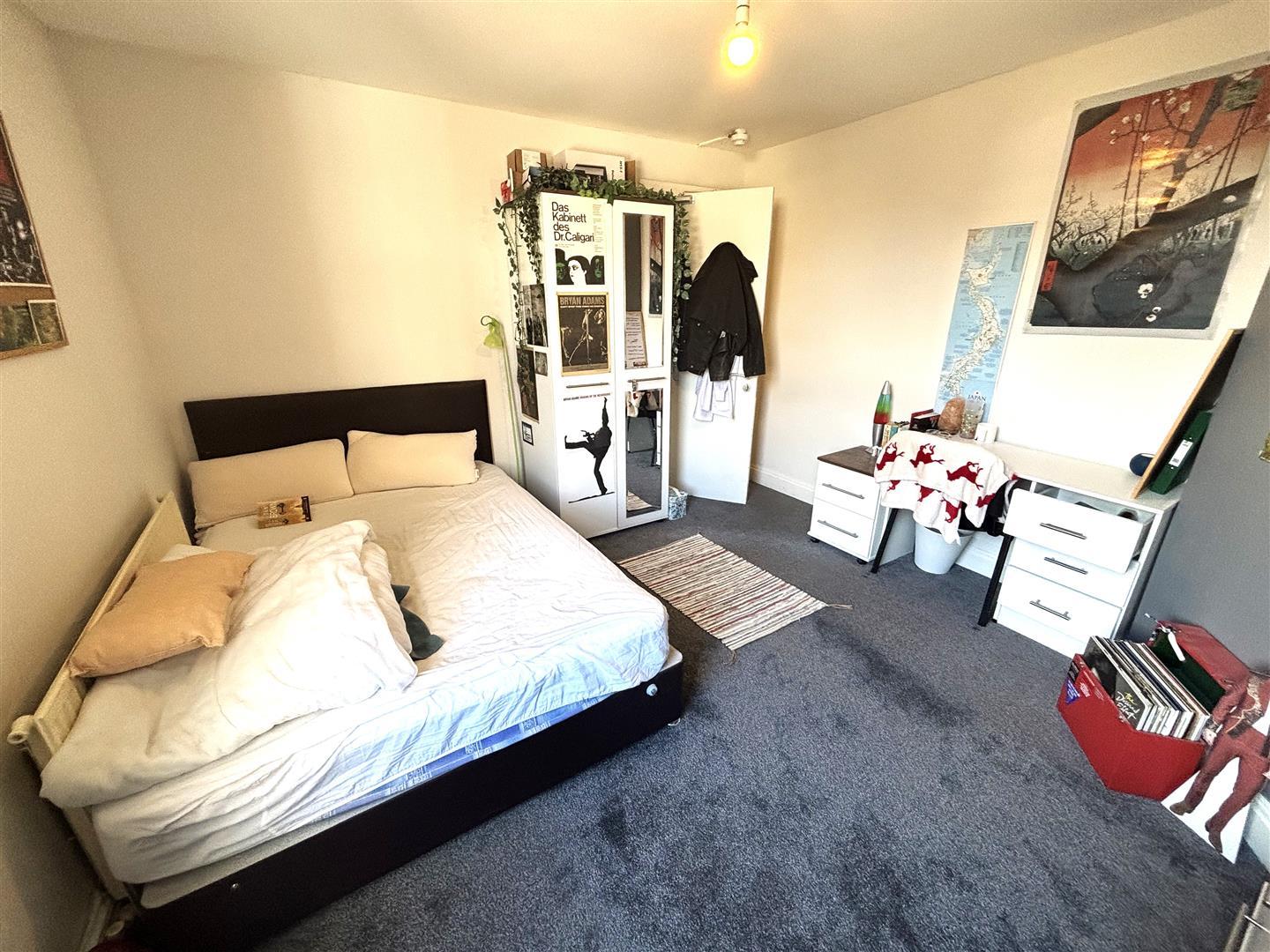 Room Alderson Road in Liverpool