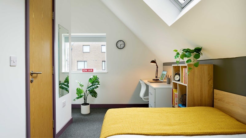 Room Marler Road in Coventry