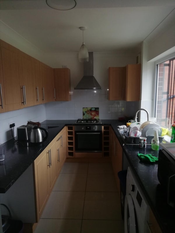 Room Allenby Road in Leeds