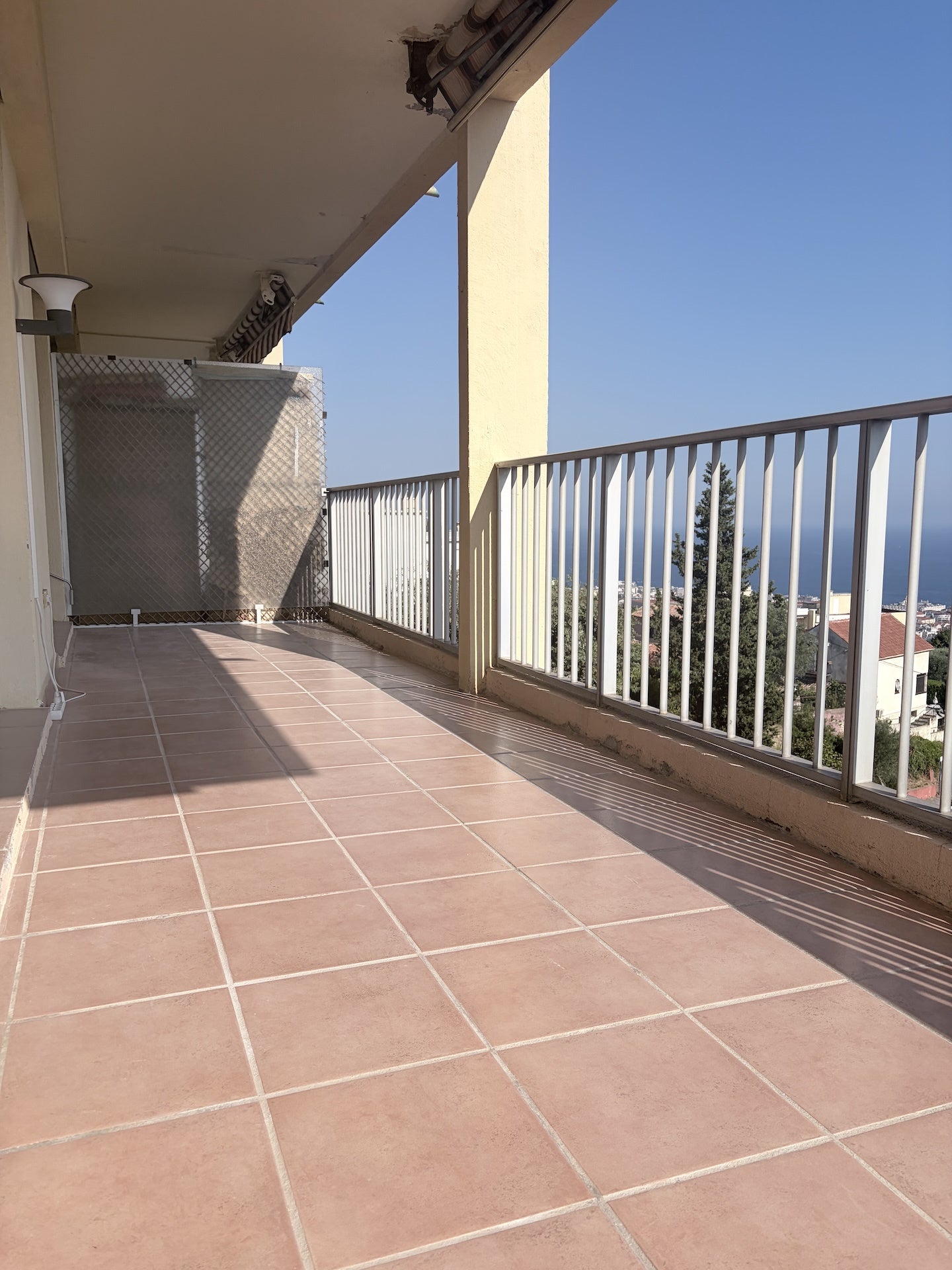 Flat Avenue Saint-Joseph in Nice