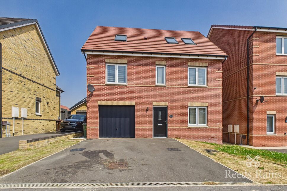 House Tulip Close in Wakefield