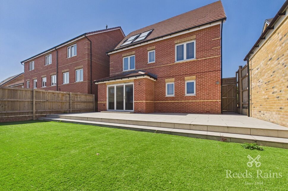 House Tulip Close in Wakefield