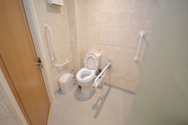 Flat Station Approach in Cheadle Hulme