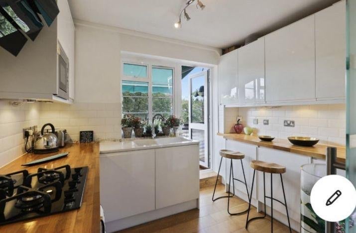 Room Andover Place in City of Westminster
